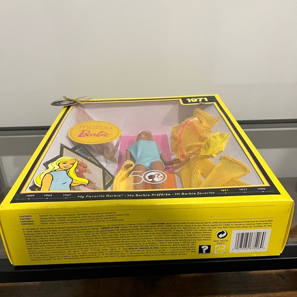 Collectors Barbie 50th Anniversary Collection - Malibu 1971 - Picture 3 of 3